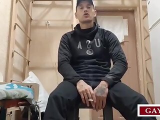 Russian str8 prisoner jerking off